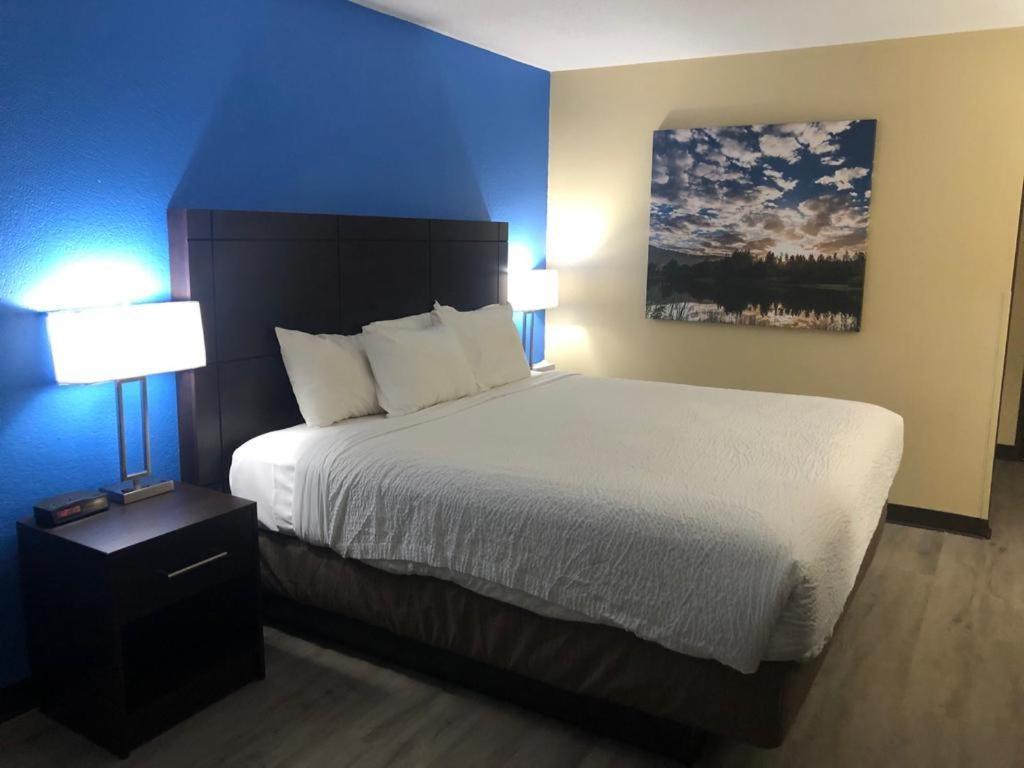 Wallaceburg Inn Bagian luar foto
