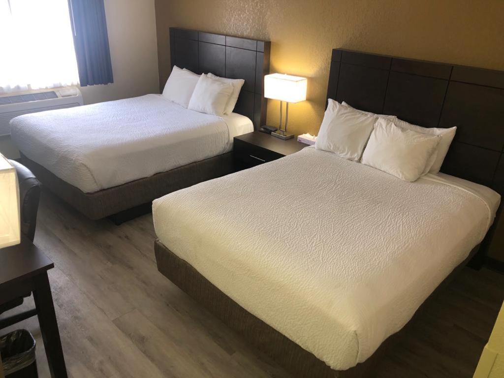 Wallaceburg Inn Bagian luar foto