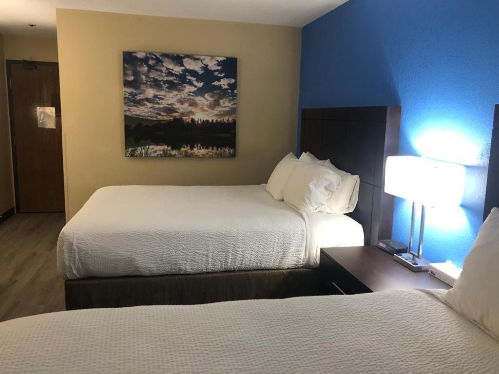 Wallaceburg Inn Bagian luar foto