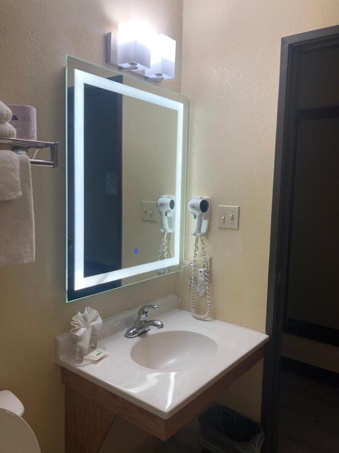 Wallaceburg Inn Bagian luar foto