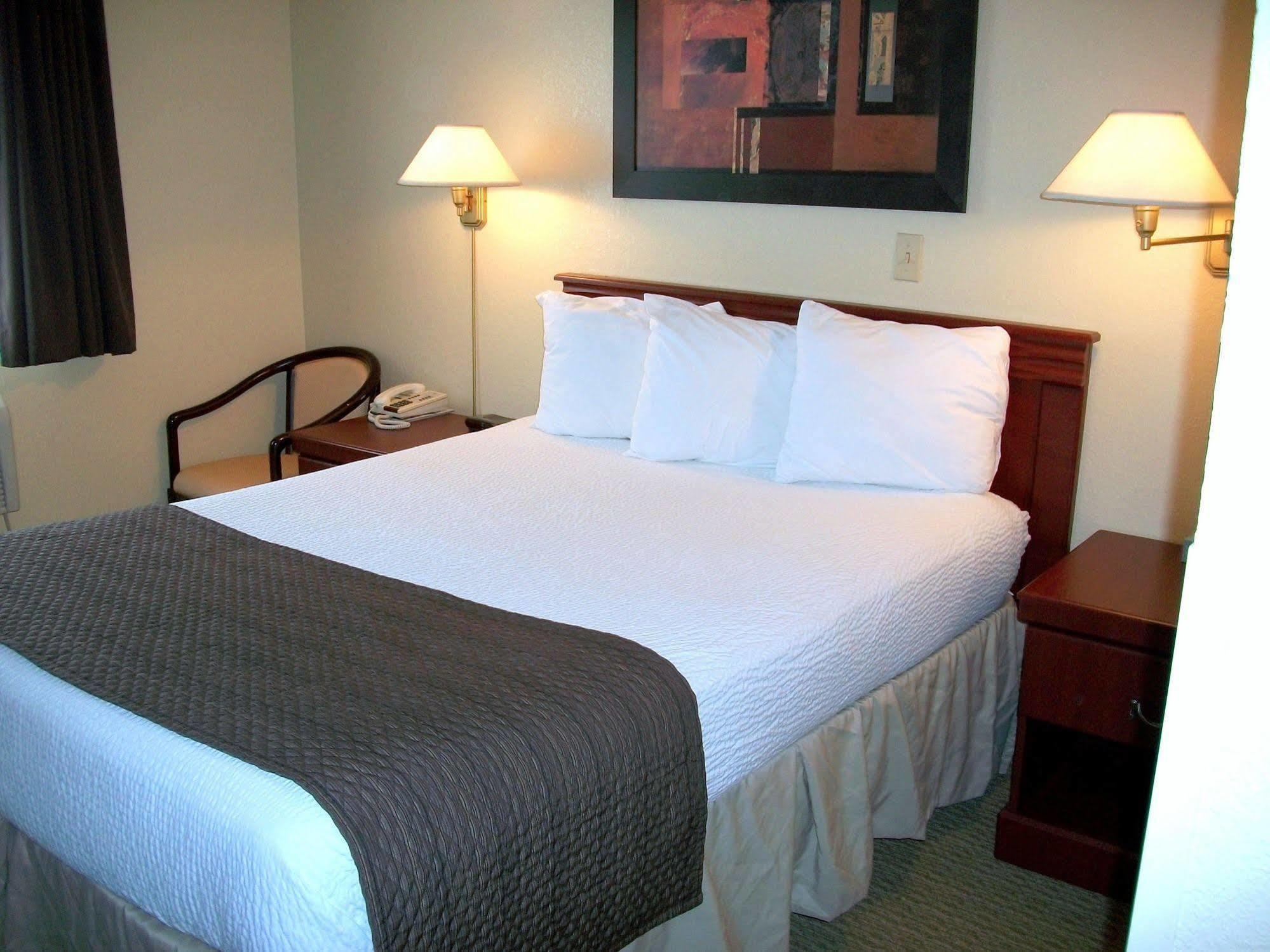 Wallaceburg Inn Bagian luar foto